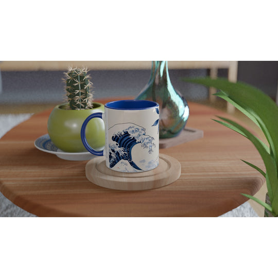 Taza El Mar Despierta en cerámica  de 325 ml con interior y asa en azul, diseño  japoneés inspirado en el mar y la serenidad.
