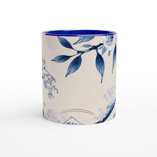 Taza El Mar Despierta en cerámica  de 325 ml con interior y asa en azul, diseño  japoneés inspirado en el mar y la serenidad.