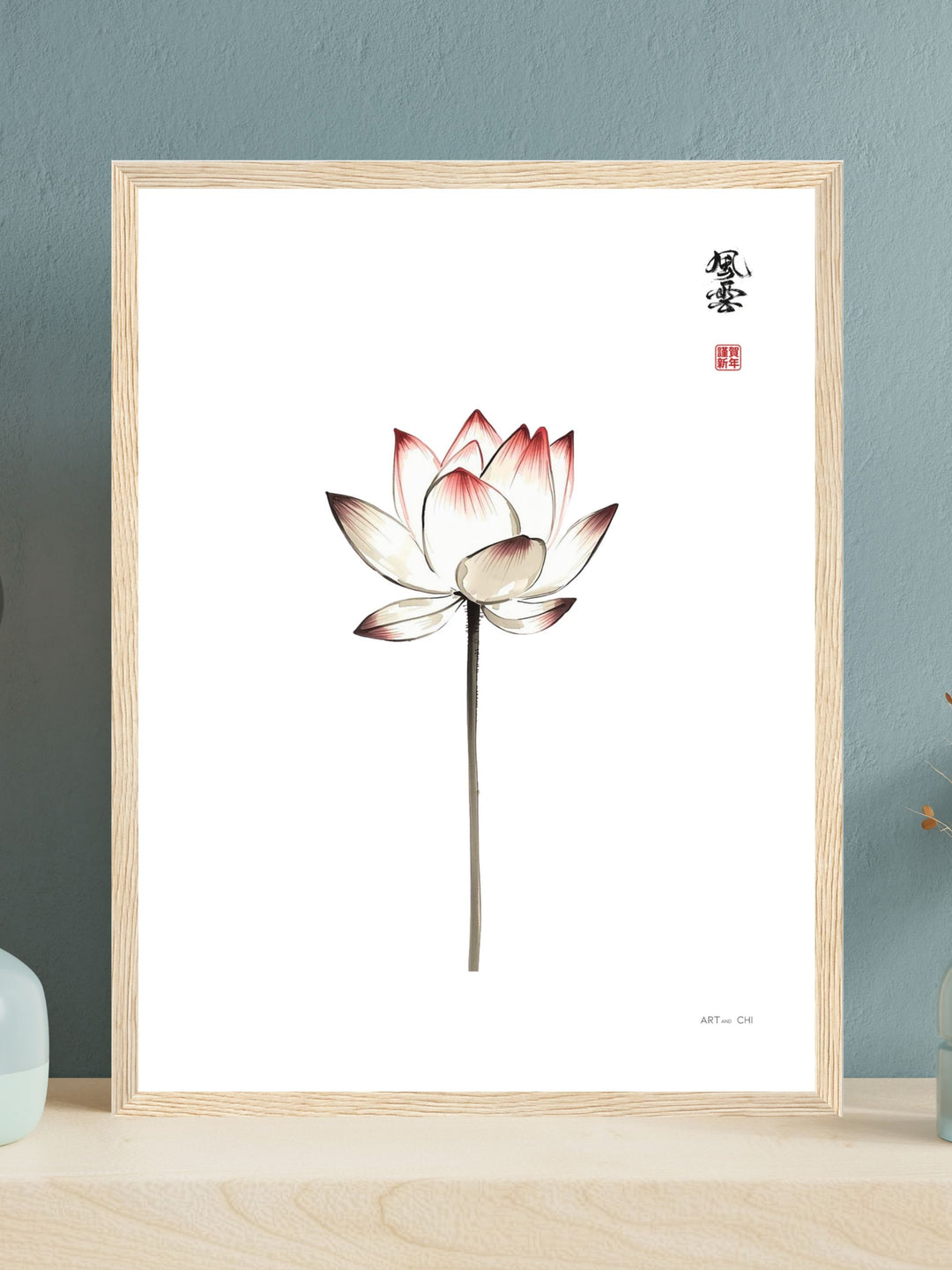 Lámina decorativa Loto minimalista ilustración vertical estilo Sumi-e de una flor de loto blanco fondo blanco diseño para decoración Zen y espacios Feng 