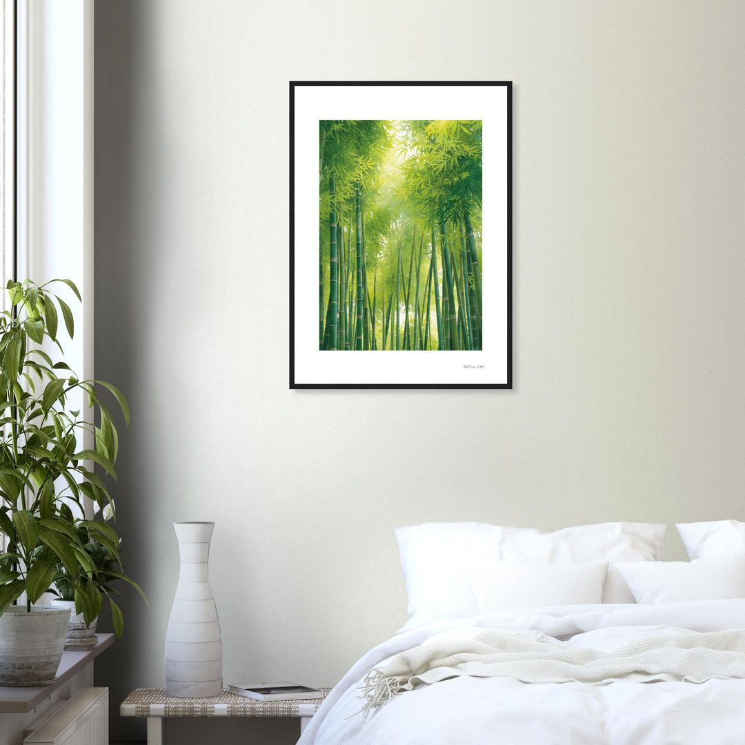 Lámina minimalista enmarcada de bosque de bambú verde: tallos verticales y hojas densas con luz solar difusa desde arriba.