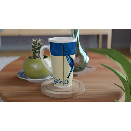 Taza elegante en tonos azules y blancos con golondrina sobre mesa de madera, inspiración portuguesa.